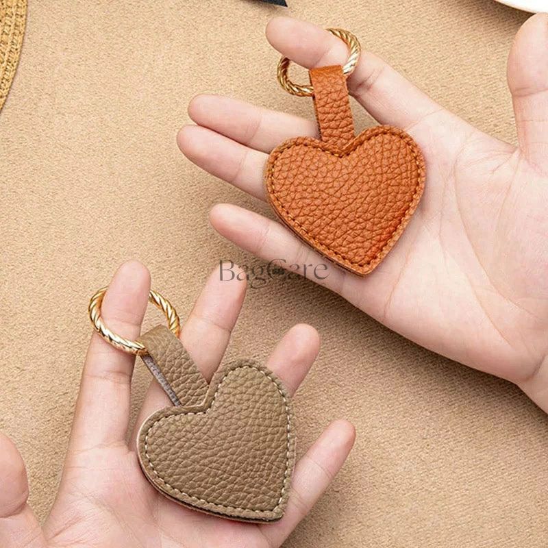 【SNS話題】帽子クリップ 2個セット 強力マグネット キャップクリップ ハート型 おしゃれ 帽子留め 鞄アクセサリー留め具 紛失防止 持ち歩き 吊り下げ 可愛い小物 収納ホルダー 挟む 母の日 プレゼント