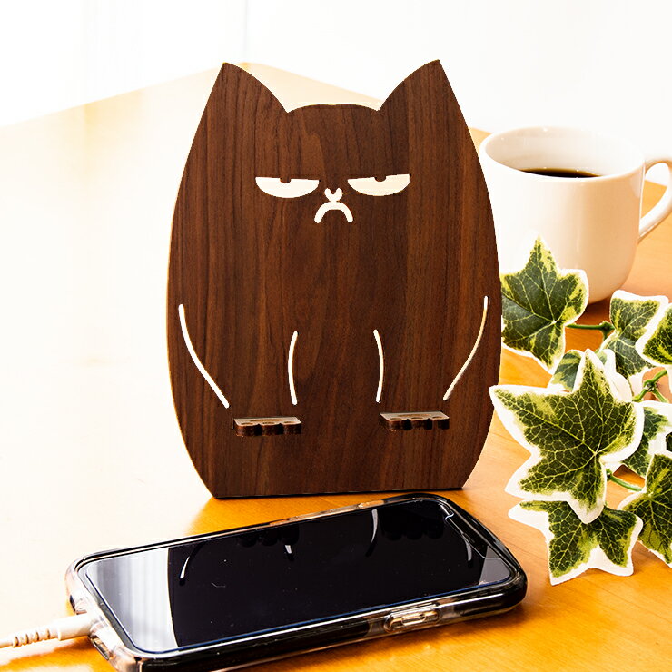 スマホスタンド 木製 ブサカワ猫 ぶさかわネコ おしゃれ かわいい メープル ウォールナット 5.5mm厚 MDF 充電コード対応 動画再生 国産 日本製 北欧 雑貨 まとめ買い スマートフォンスタンド iPhoneスタンド スマホスタンド001のサムネイル