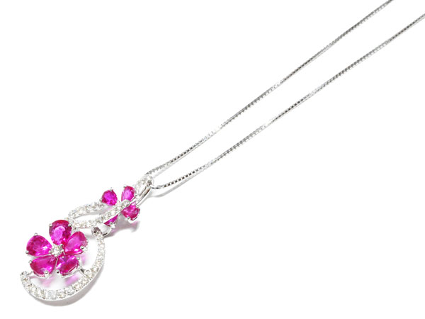 Rakuten - K18WG ホワイトゴールド ルビー(2.65ct) ダイヤモンド(0.4ct) お花モチーフ プチネックレス N784