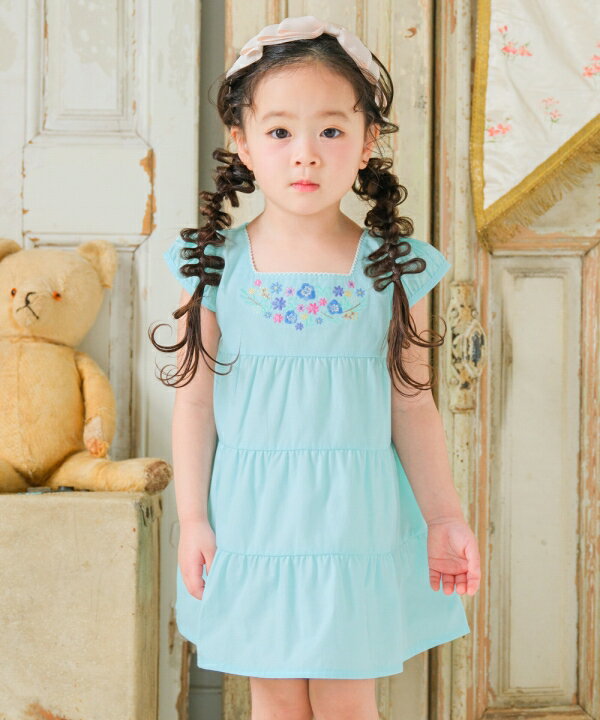 【プライスダウン 55％OFF】子供服 女の子 ワンピース ジャンパースカート 夏服 ノースリーブ 子ども服 こども キッズ ベビー 赤ちゃん 保育園 お出かけ 小学生 お花 刺繍 ギャザー Aライン グリーン オフホワイト 80cm 90cm 100cm 110cm 120cm むーのんのん moononnonのサムネイル