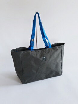 オカラ（Okara）フラクタ（frakuta）カラー：Charcoal