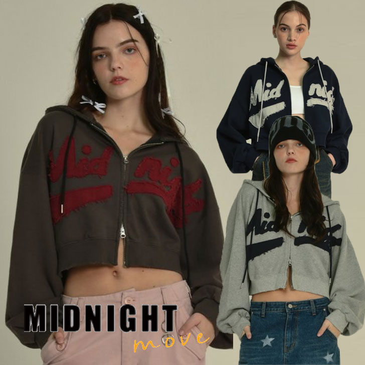 ミッドナイトムーブ 正規販売店 パーカー MIDNIGHT MOVE damage hood zip-up ダメージ フード ジップアップ DARK GREY ダークグレー GREY グレー NAVY ネイビー 23fw15/16/17 ウェア ソウルで誕生したカジュアルウェアブランドMIDNIGHT MOVE(ミッドナイトムーブ)。 クロップ丈のフードジップアップです。 前面のシーズンロゴ刺繍がポイントです。 2WAYジッパーを使用し、全体のダメージが特徴です。 素材 :コットン100% ※お客様のご覧になられますパソコン機器及びモニタの設定及び出力環境、 また撮影時の照明等で、実際の商品素材の色と相違する場合もありますのでご了承下さい。商品紹介 ミッドナイトムーブ 正規販売店 パーカー MIDNIGHT MOVE damage hood zip-up ダメージ フード ジップアップ DARK GREY ダークグレー GREY グレー NAVY ネイビー 23fw15/16/17 ウェア ソウルで誕生したカジュアルウェアブランドMIDNIGHT MOVE(ミッドナイトムーブ)。 クロップ丈のフードジップアップです。 前面のシーズンロゴ刺繍がポイントです。 2WAYジッパーを使用し、全体のダメージが特徴です。 素材 :コットン100% ※お客様のご覧になられますパソコン機器及びモニタの設定及び出力環境、 また撮影時の照明等で、実際の商品素材の色と相違する場合もありますのでご了承下さい。 商品仕様 商品名 ミッドナイトムーブ 正規販売店 パーカー MIDNIGHT MOVE damage hood zip-up ダメージ フード ジップアップ DARK GREY ダークグレー GREY グレー NAVY ネイビー 23fw15/16/17 ウェア ブランド MIDNIGHT MOVE カラー dark grey/grey/navy 素材 コットン100% ※ご注意（ご購入の前に必ずご一読下さい。） ※ ・当ショップは、メーカー等の海外倉庫と共通在庫での販売を行なっており、お取り寄せに約7-14営業日（土日祝日を除く）お時間を頂く商品がございます。 そのためご購入後、ご指定頂きましたお日にちに間に合わせることができない場合もございます。 ・また、WEB上で「在庫あり」となっている商品につきましても、複数店舗で在庫を共有しているため「欠品」となってしまう場合がございます。 在庫切れ・発送遅れの場合、迅速にご連絡、返金手続きをさせて頂きます。 ご連絡はメールにて行っておりますので、予めご了承下さいませ。 当ショップからのメール受信確認をお願い致します。 （本サイトからメールが送信されます。ドメイン指定受信設定の際はご注意下さいませ。） ・北海道、沖縄県へのお届けにつきましては、送料無料対象商品の場合も 追加送料500円が必要となります。 ・まれに靴箱にダメージや走り書きなどがあることもございます。 多くの商品が海外輸入商品となるため日本販売のタグ等がついていない商品もございますが、全て正規品となっておりますのでご安心ください。 ・検品は十分に行っておりますが、万が一商品にダメージ等を発見しましたらすぐに当店までご連絡下さい。 （ご使用後の交換・返品等には、基本的に応じることが出来ませんのでご注意下さいませ。） また、こちらの商品はお取り寄せのためクレーム・返品には応じることが出来ませんので、こだわりのある方は事前にお問い合わせ下さい。 誠実、また迅速に対応させて頂きます。