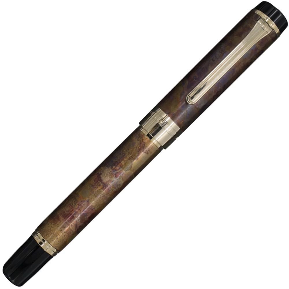 Foto di CYLINT Patina Fountain Pen