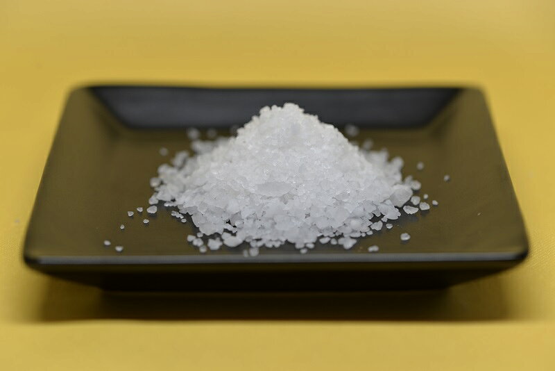 【イラン・パリシャン湖湖塩（結晶）100g】メール便　同梱6個まで送料220円、7個以上宅配便になります!【モリカのうま塩シリーズ】 2