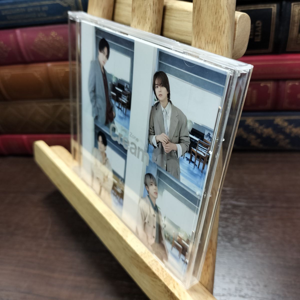 【商品説明】 商品の状態に関しては以下を参考にご検討ください。 【良い】 使用感がございますが、盤面の状態は良好で再生に問題はございません。 【可】 キズ・ヒビ・スレ・折れ・ヨレ・汚れなどの傷みがあります。盤面にすり傷がありますが、再生に問題はございません。 【難あり】 ヒビ割れ・キズ・スレ、折れ・ヨレ・汚れ・一部破れ、盤面に多数のキズなどのダメージがある商品ですが、再生に問題はございません。 細部まで完璧にはチェックしておりませんので、ディスクやケースの微傷や歌詞カードの痛みなど、見落としの可能性が有る事をご理解頂き、ご検討下さい。 尚、付録・付属品等がある場合は写真に写っているものが全てで、それ以外のものは無いものとお考え下さい。 商品の詳細について知りたい場合は、お問合せ下さいませ。 ■I■注意事項■I■ クリーニングしておりません。ホコリや汚れは現状になります。 画像にあるものが全てです。 全ての難がある部分の写真を載せきれておりませんので、文章をよくお読みになり、年数の経過した品物であること、一度人の手に渡ったものであることをご理解いただいた上でご検討ください。 必ず写真をご確認いただき、ご検討をお願い致します。 あくまで中古品、現状渡しになりますので、状態に神経質な方はご遠慮ください。 基本的にお振込を確認した翌日発送となりますが、土・日・祝日は発送作業出来ませんのでご了承ください。 お問い合わせの回答は当日に回答出来ない場合があり、翌日が土・日の場合は月曜日、祝日の場合は次の日になる場合があります。 ノークレーム・ノーリターンでお願い致します。 ■I■キャンセル・返品について■I■ 商品説明や注意事項に記載している内容に関する返品や返金には一切お応え出来ません。 ■I■落札後の取引について■I■ 基本的にお振込を確認した翌日発送となりますが、土・日・祝日は発送作業出来ませんのでご了承ください。 5日以内にご入金いただけない場合は購入を取り消させて頂く場合があります。 ■I■備考■I■ 購入前に自己紹介欄閲覧頂きご検討下さい。 ■I■発送方法■I■ 岩手県より発送。 ヤマト運輸のネコポスでの発送になります。 ■I■管理コード■I■ 8ih-20260206-010
