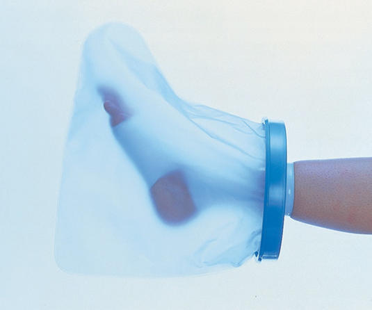 ◆特徴 特許のリングによって片手でも容易かつ確実に付け外しができます。 患部の水濡れを防ぎ、シャワー浴ができます。 ◆仕様 ・材質：プラスチック部／ナイロン、カバー部／軟質PVC（塩化ビニル樹脂） ・用途：石膏ギプス・合成のギプス・義足・添え木・包帯・やけど・発疹・裂傷・水虫・アトピー性皮膚炎等で患部を水にぬらしたくないとき。 ・脚用　 ・サイズ サイズ：S　(リングから足の裏までのカバーの長さ：260mm、　かかとから足先までのカバーの長さ：350mm、　リングの穴の直径：36mm) サイズ：M　(リングから足の裏までのカバーの長さ：510mm、　かかとから足先までのカバーの長さ：400mm、　リングの穴の直径：50mm) サイズ：L　(リングから足の裏までのカバーの長さ：1070mm、　かかとから足先までのカバーの長さ：410mm、　リングの穴の直径：86mm)　