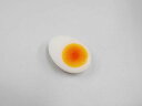 【 マグネット ゆで玉子1/2 】 日本製 小物 食品サンプル おもしろ プレゼント かわいい おしゃれ ハンドメイド ポーチ バッグ 模型 フェイクフード フ...