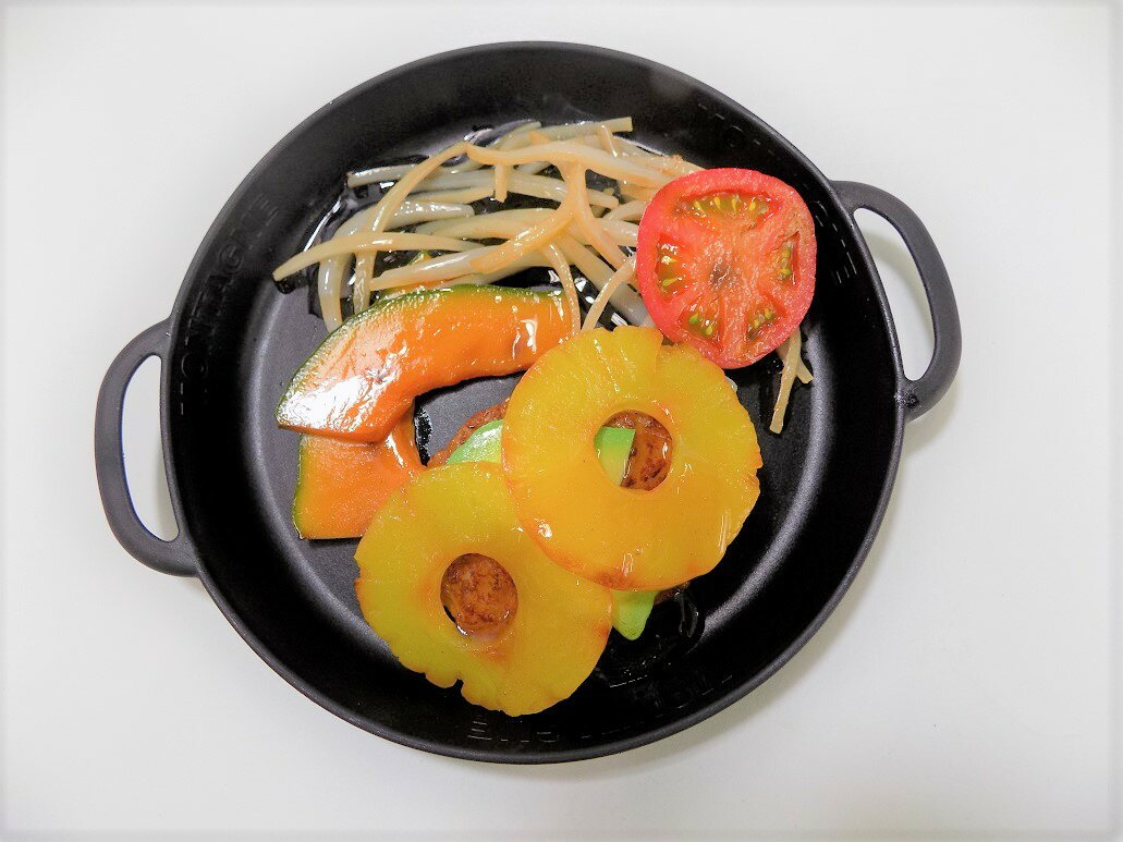 Rakuten - 【 食品サンプルハワイアンハンバーグ 】 日本製 小物 食品サンプル おもしろ プレゼント かわいい おしゃれ ハンドメイド 模型 フェイクフード フード 食べ物 パーツ 撮影 大阪 ユニーク メイドインジャパン 雑貨 カード立て メモスタンド