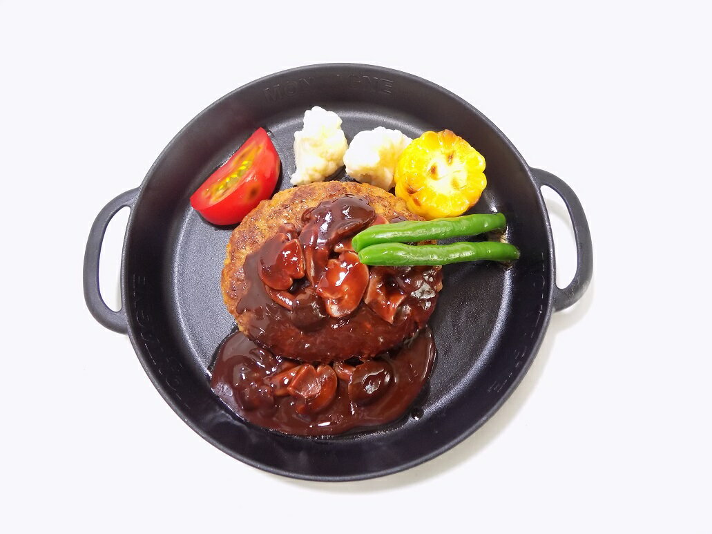 Rakuten - 【 食品サンプルきのこハンバーグ 】 日本製 小物 食品サンプル おもしろ プレゼント かわいい おしゃれ ハンドメイド 模型 フェイクフード フード 食べ物 パーツ 撮影 大阪 ユニーク メイドインジャパン 雑貨 カード立て メモスタンド