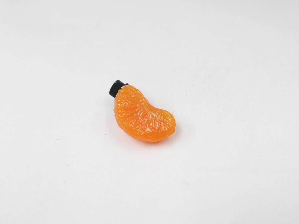 Rakuten - 【 ヘアクリップ ミカン両面 】日本製 小物 食品サンプル おもしろ プレゼント かわいい おしゃれ ハンドメイド 模型 フェイクフード フード 食べ物 パーツ 撮影 大阪 ユニーク ヘアアクセサリー