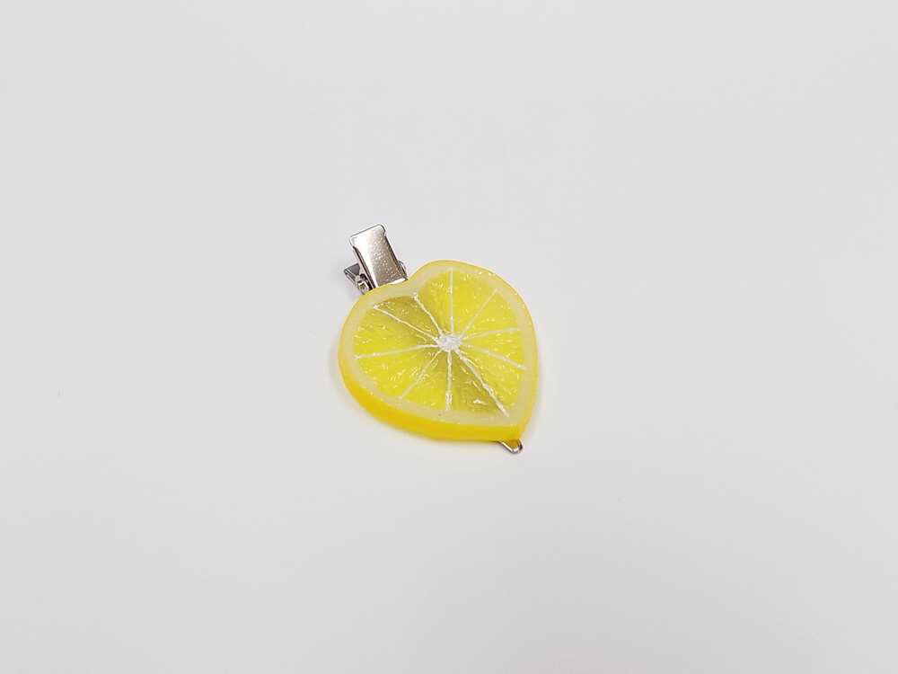 Rakuten - 【 ヘアクリップ レモンスライス・ハート 】日本製 小物 食品サンプル おもしろ プレゼント かわいい おしゃれ ハンドメイド 模型 フェイクフード フード 食べ物 パーツ 撮影 大阪 ユニーク ヘアアクセサリー