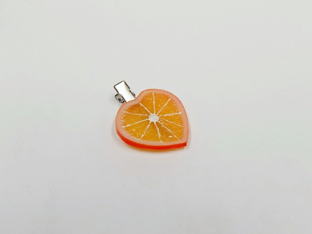 Rakuten - 【 ヘアクリップ オレンジスライス ハート 】日本製 小物 食品サンプル おもしろ プレゼント かわいい おしゃれ ハンドメイド 模型 フェイクフード フード 食べ物 パーツ 撮影 大阪 ユニーク ヘアアクセサリー