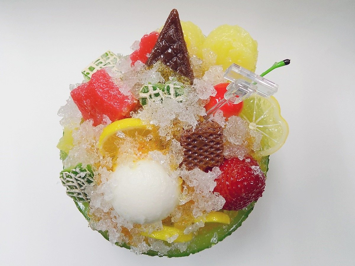 【 カード立て かき氷 大・メロン（オレンジソース） 】 日本製 メモスタンド 小物 食品サンプル おもしろ プレゼント かわいい おしゃれ ハンドメイド 模型 フェイクフード フード 食べ物 パーツ 撮影 ぬい撮 ユニーク