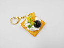 【 キーホルダー クラッカー 四角】 日本製 小物 食品サンプル おもしろ プレゼント かわいい おしゃれ ハンドメイド ポーチ バッグ 模型 フェイクフード ...