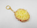 【 キーホルダー サツマイモ天 】 日本製 小物 食品サンプル おもしろ プレゼント かわいい おしゃれ ハンドメイド ポーチ バッグ 模型 フェイクフード フ...