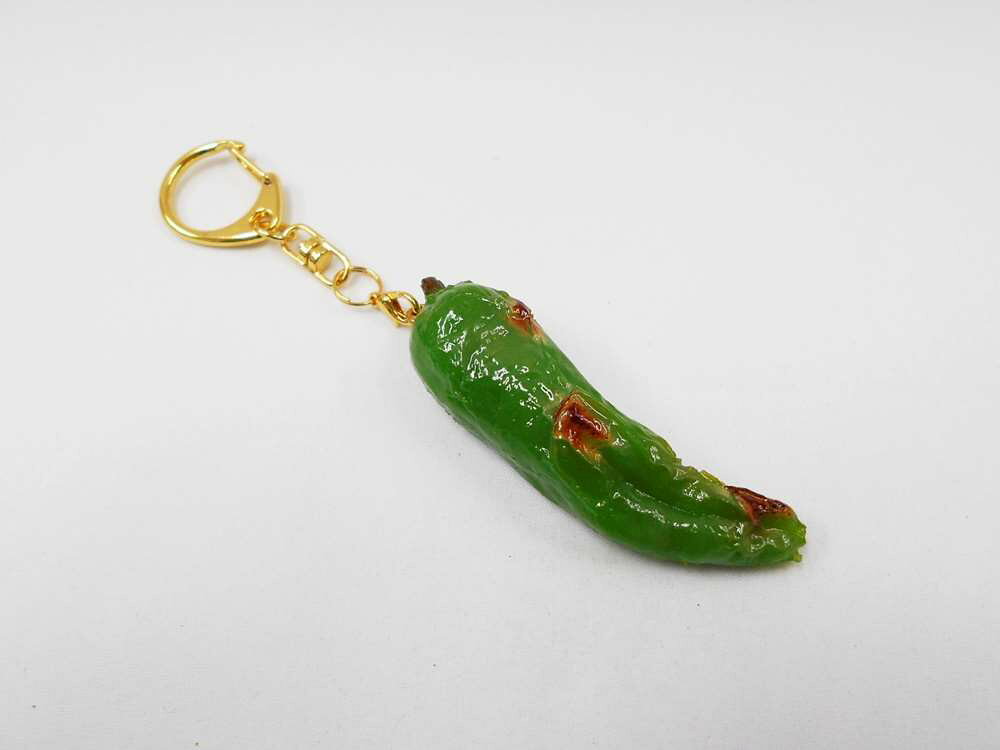 【 キーホルダー 焼ししとう 】 日本製 小物 食品サンプル おもしろ プレゼント かわいい おしゃれ ハンドメイド ポーチ バッグ 模型 フェイクフード フード 食べ物 パーツ 撮影 ぬい撮 ユニーク Japan 2