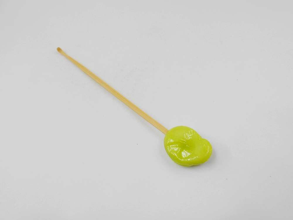 Rakuten - 【 耳かき ソラマメ 】 日本製 小物 食品サンプル おもしろ プレゼント かわいい おしゃれ ハンドメイド 模型 フェイクフード フード 食べ物 パーツ 撮影 大阪 ユニーク Japan 雑貨