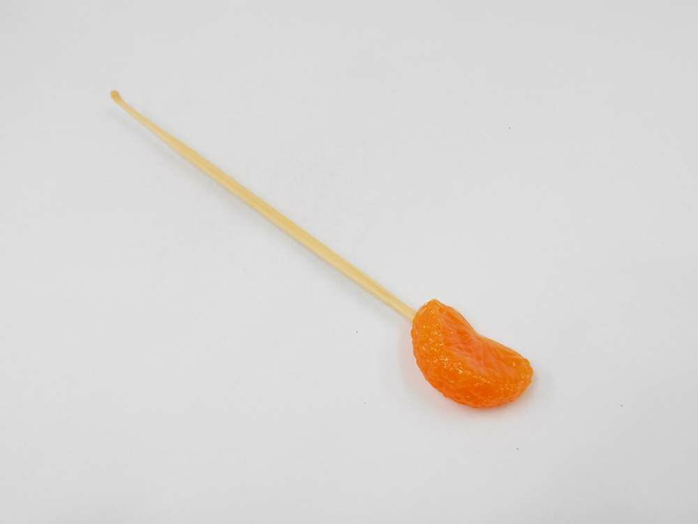 Rakuten - 【 耳かき ミカン両面 】 日本製 小物 食品サンプル おもしろ プレゼント かわいい おしゃれ ハンドメイド 模型 フェイクフード フード 食べ物 パーツ 撮影 大阪 ユニーク Japan 雑貨