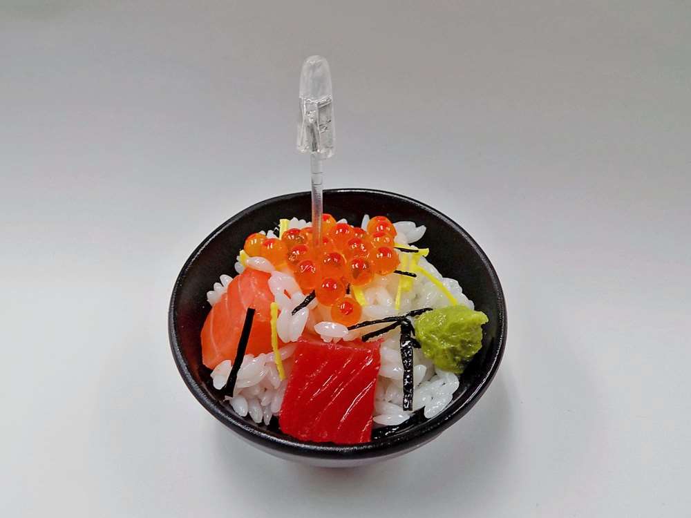 Other - 【 海鮮丼・小 】 日本製 小物 食品サンプル おもしろ プレゼント かわいい おしゃれ ハンドメイド 模型 フェイクフード フード 食べ物 パーツ 撮影 ぬい撮 ユニーク カード立て メモスタンド ペン立て ペンスタンド