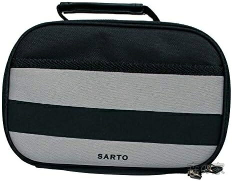 商品の特徴・ケースサイズ:225×150×55mm(ハンドル含まず)・12点セット・セット内容:洋裁ばさみ17cm(キャップ付き)、糸切りはさみ(キャップ付き)、自動メジャー(2m)、ニードルセット、ピンクッション、チョークペンシル、リッパー、ひも通し(ハサミ式)、ポリエステルミシン糸#50白(100m)、ポリエステルスパン糸4色、セル皮ゆびぬき(短針用)、長皿皮ゆびぬき(長針用)・バッグ材質:PUレザー(ハンドル)、綿100%(表生地)、ポリエステル100%(生地、中スポンジ)お客様都合のキャンセルはお控えください。また他モールにて併売を行っており、Amazon 社のFBA マルチチャネルサービスを一部活用しております。梱包にAmazon ロゴの記載やAmazonの配達員が商品をお届け、また置き配になる可能性がございますので予めご了承ください。