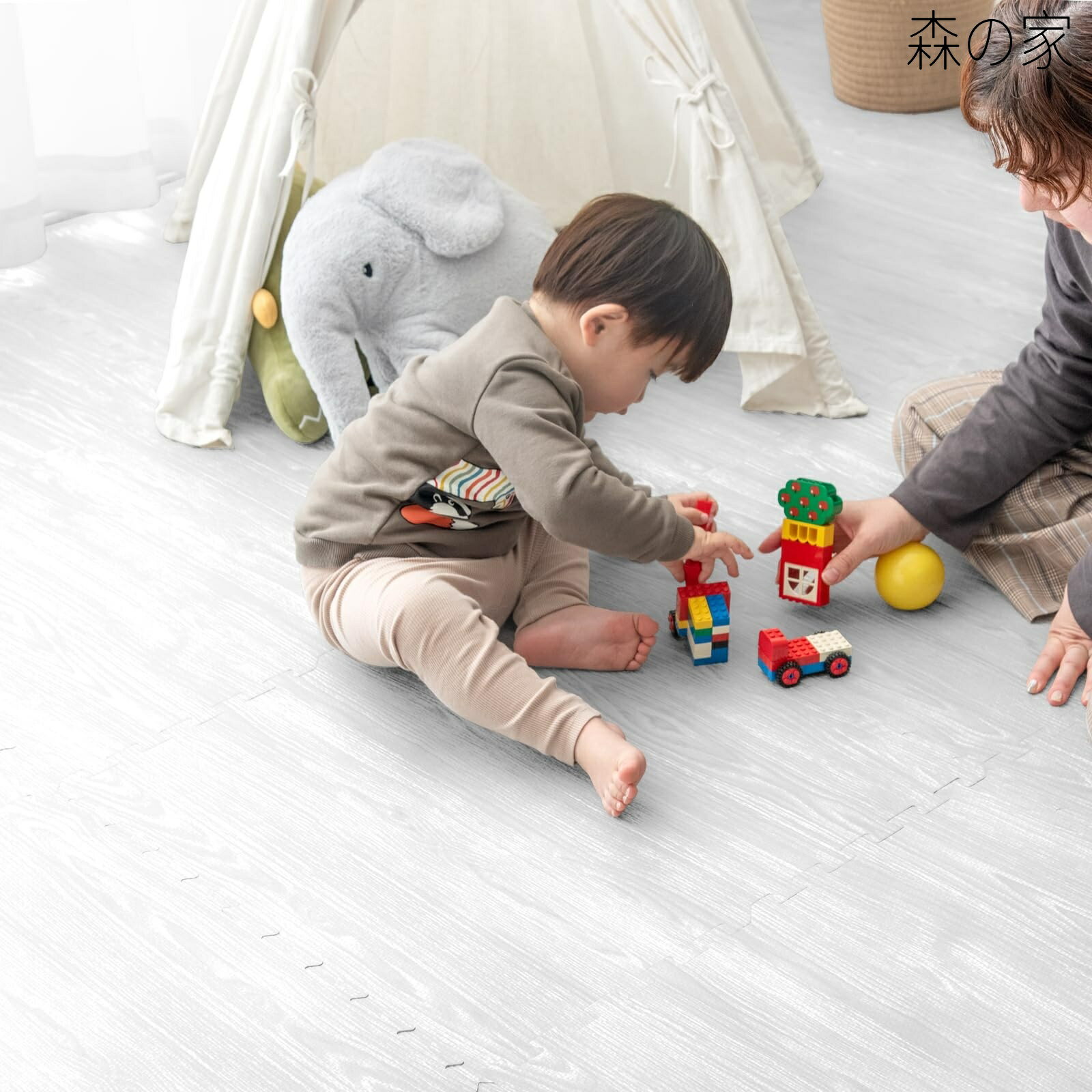 Rakuten - 【送料無料】ジョイントマット 大判59cm 厚み10mm 6畳用 32枚組 木目調 防音 保温性 床暖房対応 ノンホルムアルデヒド サイドパーツ付き 18700013 (82468)
