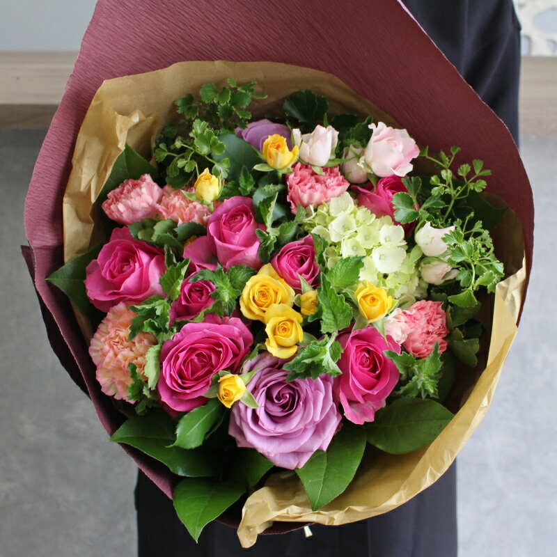 豊かなローズブーケ☆ナチュラルなうえに高級感漂う品のある花束です【バラ】【ローズ】【花束】【誕生日・お祝い】【…