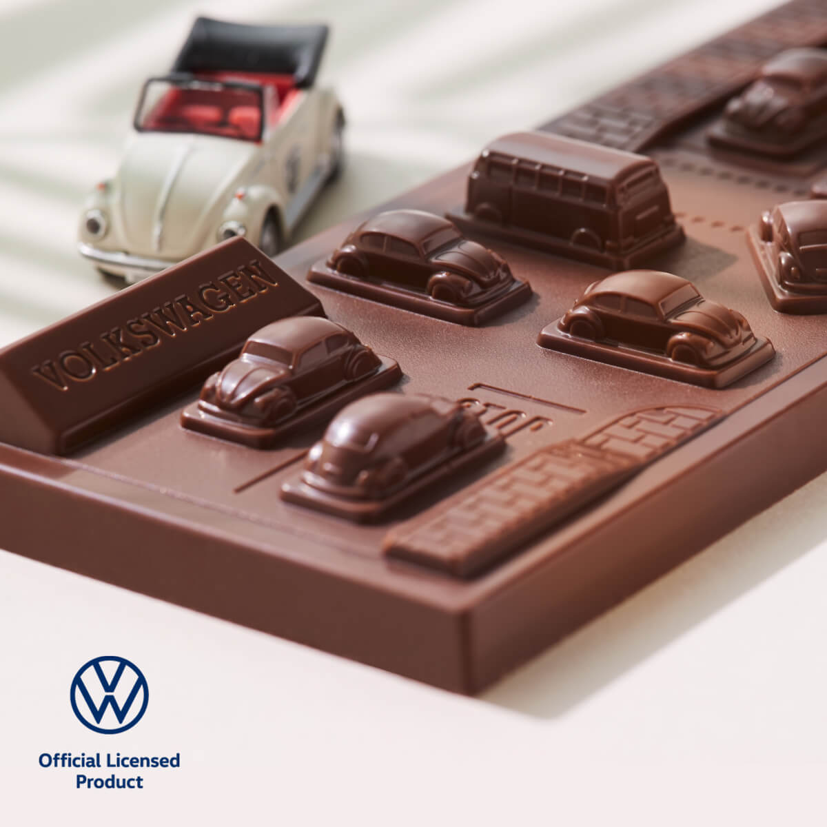 モロゾフ 【オンラインショップ限定】ジオラマビートル 162g（1個）入バレンタイン 2026 期間限定 ネット限定 ビートル Beetle チョコレート タブレットチョコレート お酒不使用 プレゼント ギフト ミニカー 公式