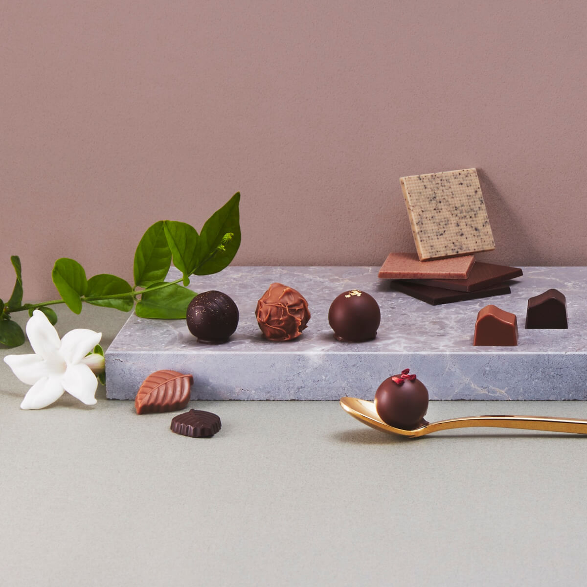 モロゾフ ティーバー 27個入バレンタイン 2026 期間限定 チョコレート ボンボンショコラ トリュフ 紅茶 セイロン アールグレイ ダージリン アッサム フルーツ アソート 詰合せ プレゼント ギフト 公式