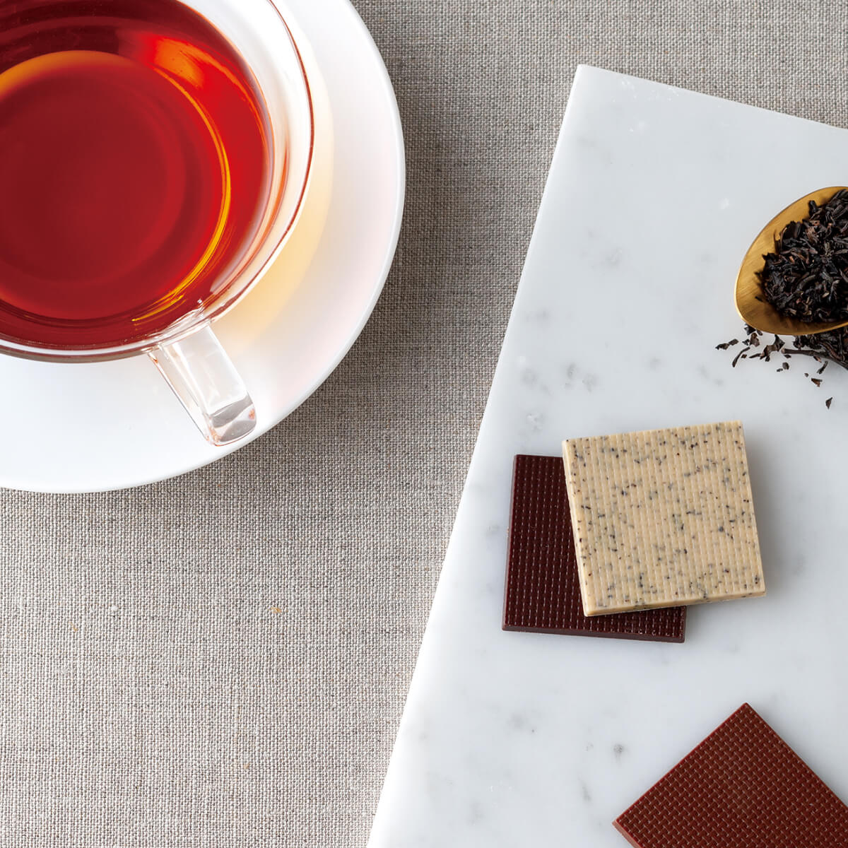 モロゾフ ティーブレイク 10個入バレンタイン 2026 期間限定 チョコレート 薄型チョコレート ショコラ 紅茶 セイロン アールグレイ ダージリン アッサム フルーツ アソート 詰合せ プレゼント ギフト プチギフト 公式