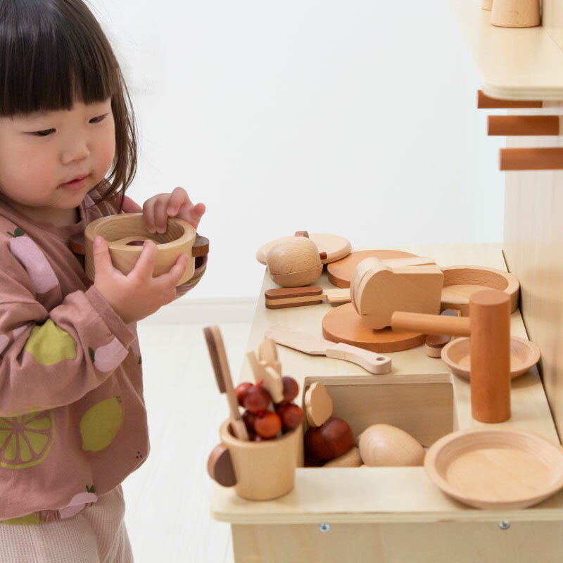 ままごと キッチン 木製 コンパクト おままごと 調理器具 食材 食器 食べ物 コンロ フライパン セット おままごとセット ままごとセット おもちゃ 知育玩具 ごっこ遊びトイ 女の子 男の子 クリスマス プレゼント 【送料無料】