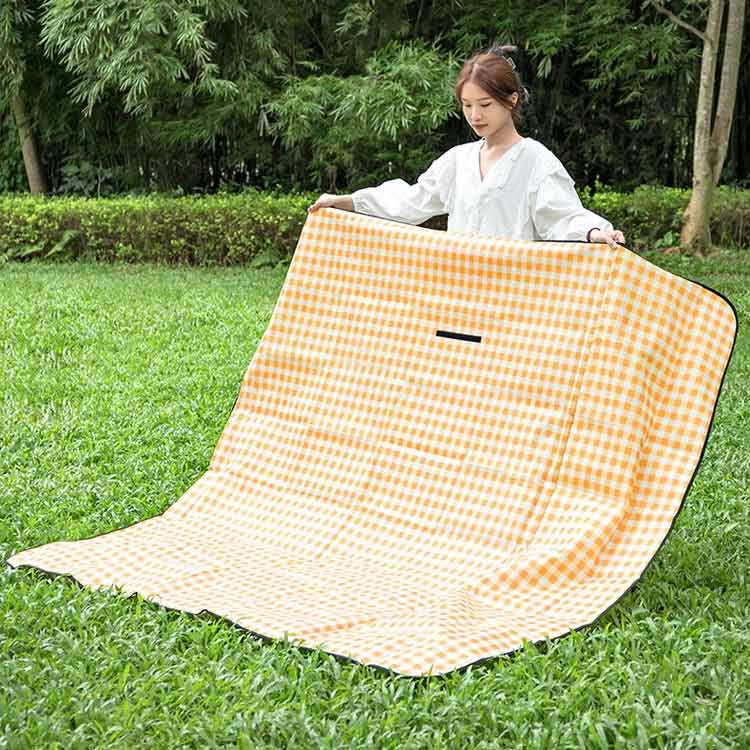 200x200cm おしゃれ ピクニックマット ピクニックシート 6－8人用 撥水 軽量 遠足 防水 コンパクト 収納 レジャーシート マット 大判 持ち運び 子供 大きい 運動会 バーベキュー お花見 花火大会 キャンプ アウトドア チェック柄 折りたたみ mosmileshop-10002711 MOスマイルショップ サンプル画像3