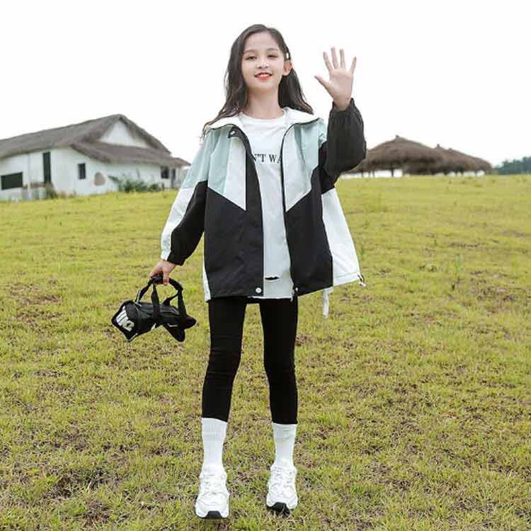 マウンテンパーカー キッズ 女の子 ウィンドブレーカー 春ジャケット 子供服 アウター フード付き ライトアウター ジャケット ジップアップ 秋物 防風 春コート 薄手 トップス 配色 切り替え お洒落 ブルゾン ガールズ ジャンパー カジュアル 春 秋 送料無料 大きいサイズ - 3