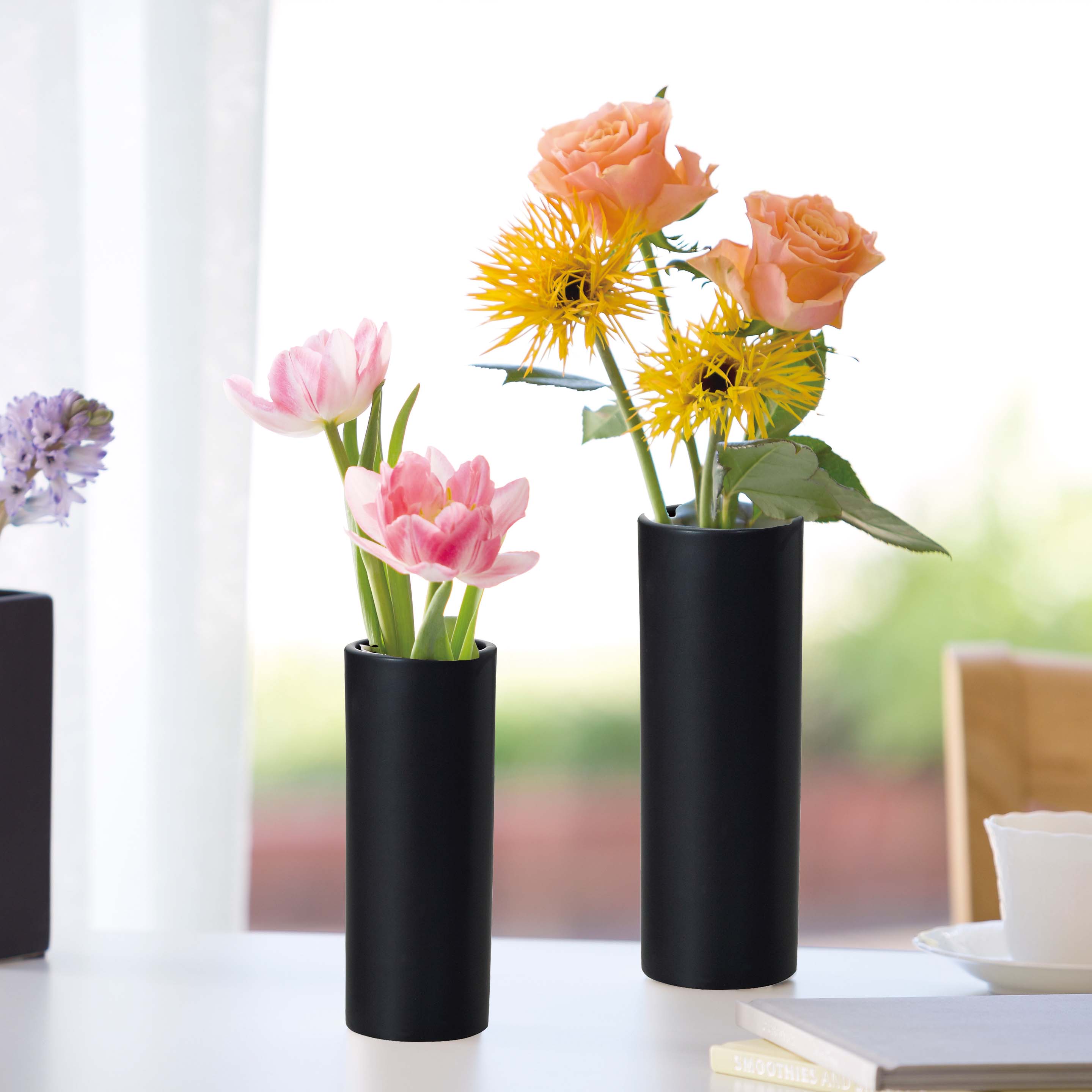 陶器花瓶　白黒　黒陶器　艶無