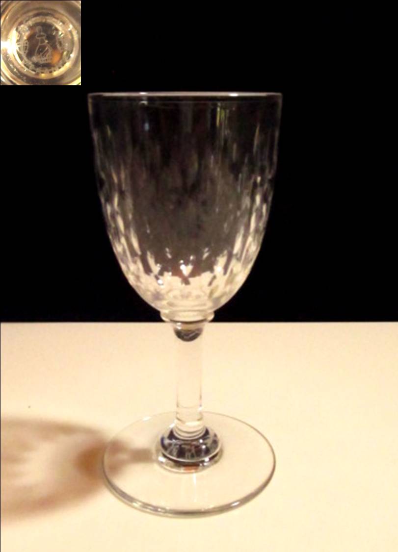 バカラ 【バカラ　クリスタル】　木の葉状のリーフカットが素敵な小さめのワイングラス【Paris】