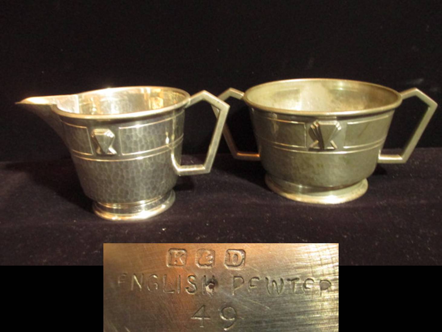 英国製ピューター(錫合金)のアールデコ・クリーマー＆シュガー