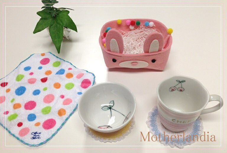 【名入れ】【陶器】【子ども茶碗】【子どもマグカップ】【お食い初め】お誕生日・ご出産祝い・お食い初めに◆フエルトトレイ＆こどものための陶器セット・さくらんぼ◆コースター＆ミニタオル子ども食器・子ども茶碗・ベビー食器・ベビー食器セット