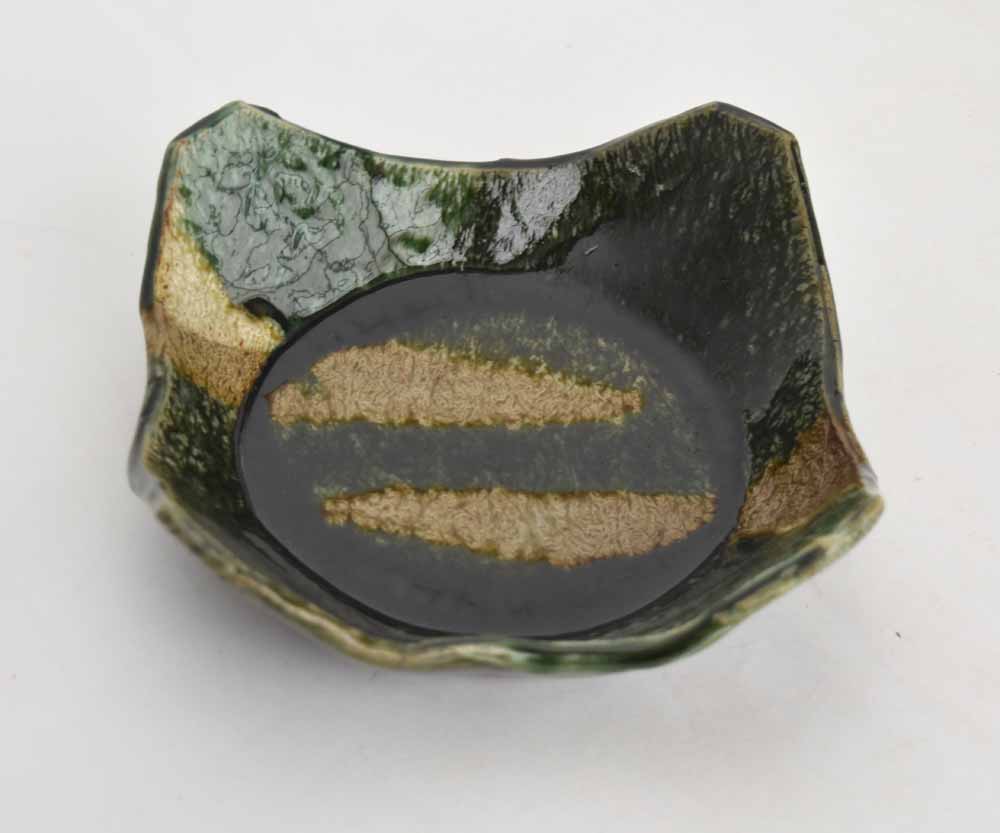 棟山窯　織部　 吹き流し　四方切り刺身丼　　　刺身皿　1個　たたらつくり　手作り　刺身　煮物などに