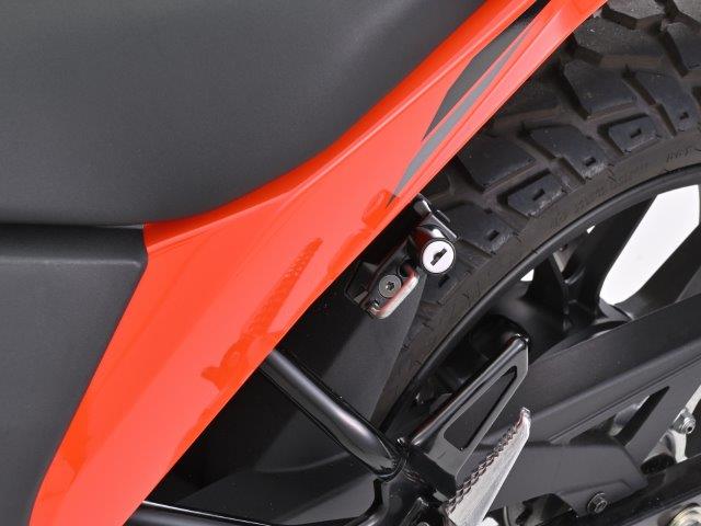 【抽選で最大100％ポイントバック】DAYTONA デイトナ ヘルメットホルダー V-strom250SX（'23） 43960