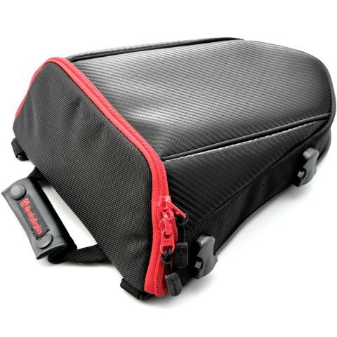 ヘンリービギンズ(Henly Begins) デイトナ バイク用 シートバッグ 4L 日帰りサイズ カーボン調 レッド ..