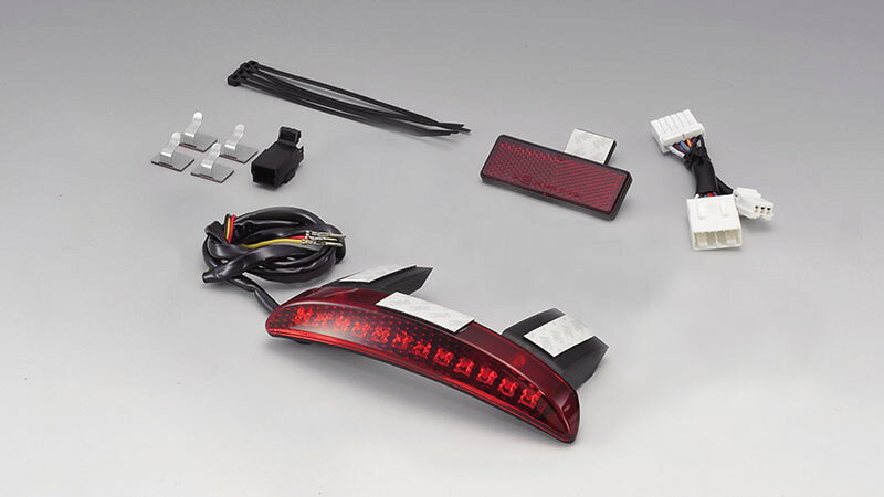 ナンバーサイドマウントキット（HD-01444）との併用がお勧め。お好みのウインカーを選択できる為カスタムの幅が広がります。【適合】XL1200X/V/N/883N(XL1200Nの初期型は除く） -2013Y【レンズ色】レッド【付属品】テールランプ、リフレクター、変換カプラー