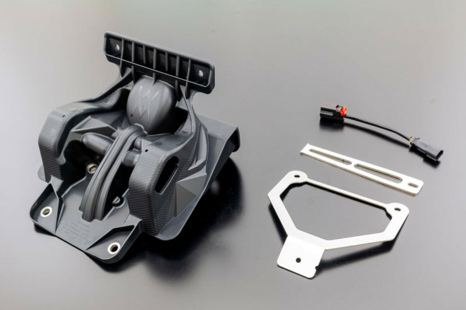 【12/1限定！数量限定クーポン配布！エントリーでP3倍！】 PMC(ピーエムシー) ARCHI(アーキ) バイク用外装 スライトリアフェンダー ロングテールカウル専用 Z900RS/CAFE '18-'23 189-1441