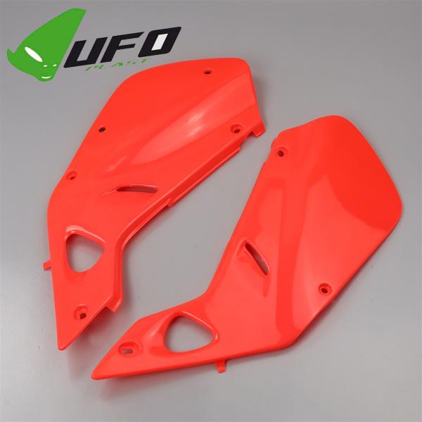 [展示品 未使用品] ◇CR125/'98-'99 CR250/'97-'99 UFO サイドパネル/カバー レッド 検/カウル/外装 (UF-3602-067) [中古]