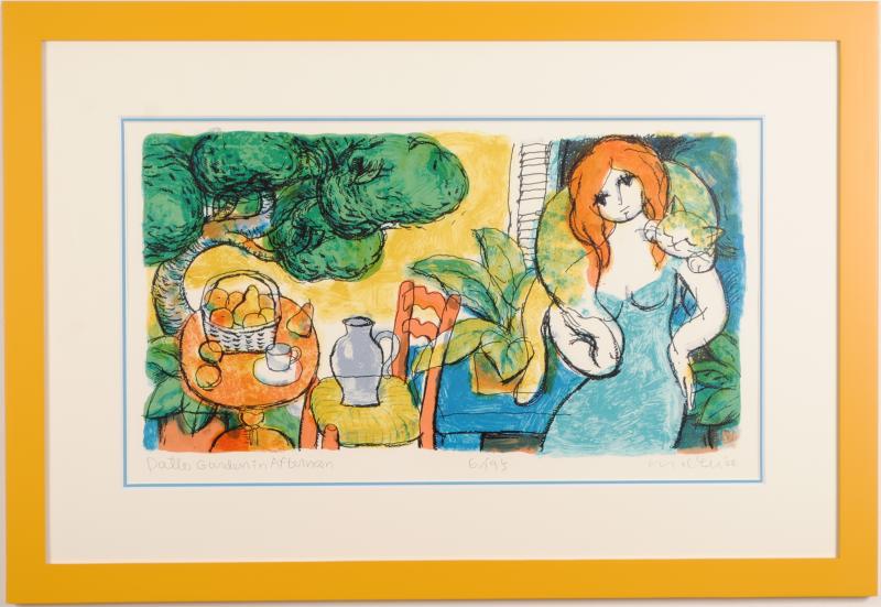 画家名：マイケル・ルー 作品名：午後の中庭 絵のサイズ:W61×H32,5cm 額装サイズ：W88,5×H60,5cm 版画の技法：リトグラフ サイン：作家直筆鉛筆サイン 納期：7日 マイケル・ルーがリトグラフの版画で制作したポップアートの猫の絵画「午後の中庭」は、2004年にリリースされたポップアートの猫の絵画です。 このシルクスクリーンの版画の限定枚数は195部です。 このポップアートの猫の絵画の正式なタイトルは「Patio Garden in Afternoon」です。 マイケル・ルーの飼い猫、ファジーとマイケル・ルーの愛妻、レイチェル夫人が、午後のひと時を中庭(パティオ)でくつろいで過ごしているイメージのポップアートの絵画です。 マイケル・ルーのポップアートの猫の絵画には珍しくリトグラフの版画で制作されています。 リトグラフの版画特有のかすれた感じが、水彩画の絵画のような雰囲気を醸し出しています。 レイチェル夫人の肩の上で眠っている猫のファジーが、とても可愛いポップアートの絵画です。 このポップアートの猫の絵画は制作されてから20年ほど経過していますが、保存状態は完璧でシミや焼け、波打ち、色落ちなど一切ありません。 ちなみに、額は新品です。 マイケル・ルー　プロフィール 1963年　　 台湾に生まれる。 　　　　　　7歳の時に当時台湾では 　　　　　　著名な絵画の指導者であった 　　　　　　ジュン・ミン・シンに師事する。 　　　　　　ジュン・ミン・シンは 　　　　　　かたくなに伝統的形式を重んじる 　　　　　　台湾絵画界に固執することなく、 　　　　　　色々な素材を使い, 　　　　　　色々な手法・ 　　　　　　技法を試みることを指導し 　　　　　　子供達の個性を伸ばした。 　　　　　　マイケル・ルーは7歳の時、 　　　　　　東京国際児童絵画コンクールで 　　　　　　見事グランプリを獲得する。 　　　　　　台北にあった 　　　　　　アート・クラフト・ 　　　　　　スクールに通い、 　　　　　　そこでマイケル・ルーの芸術に 　　　　　　多大な影響を与えた師、 　　　　　　ルン・チョン・タオに出会う。 　　　　　　この時期マイケル・ルーは 　　　　　　イラスト、室内デザイン、 　　　　　　いわゆる線の描写を 　　　　　　徹底的に学んだ。 　　　　　　卒業後、マイケル・ルーは 　　　　　　イラストレーターとして 　　　　　　台湾の主要な新聞や雑誌、 　　　　　　国際的な出版物等の 　　　　　　挿絵を描いていった。 1983年　　 自由な発想で描く 　　　　　　芸術家としての生き方を求め、 　　　　　　妻・レイチェル夫人と共に 　　　　　　アメリカ行きを決心し、 　　　　　　カリフォルニアに移住する。 　　　　　　マイケル・ルーにとって家族は 　　　　　　絵画や版画などの 　　　　　　芸術作品の重要な一部であり、 　　　　　　また人生の重要な一部でもある。 　　　　　　調和のとれた家庭生活、 　　　　　　環境と家族の愛の絆の中に 　　　　　　絵画や版画などの制作活動の 　　　　　　源があります。 　　　　　　マイケル・ルーは 　　　　　　シルクスクリーンの 　　　　　　版画の勉強の為 　　　　　　オーティスパーソンの美術学校で 　　　　　　グラフィックコースを専攻し 　　　　　　シルクスクリーンの版画制作に 　　　　　　没頭する。 　　　　　　おかげで現在、 　　　　　　シルクスクリーンの版画製作の 　　　　　　名手と言われている。 1981年　　 母国台湾での 　　　　　　絵画や版画の個展を経て 　　　　　　カリフォルニア州各地、 　　　　　　ニューヨークの 　　　　　　主要画廊で個展を開催し 　　　　　　アート・エキスポニューヨークで 　　　　　　一般の人々から専門家まで 　　　　　　広く注目され 　　　　　　アメリカでの衝撃的な 　　　　　　デビューを飾る。 　　　　　　日本で絵画や 　　　　　　版画作品が紹介され、 　　　　　　マイケル・ルーの明るい色彩は 　　　　　　幅広く評価を受け 　　　　　　熱心なファンを獲得した。 1990年　　 ヨーロッパでデビューし、 　　　　　　伝統的な絵画の市場に 　　　　　　新しい美意識を切り開き 　　　　　　絶賛を博す。 1992年　　 米国、ヨーロッパ、 　　　　　　日本を中心に世界各地で 　　　　　　絵画や版画のグループ展、 　　　　　　個展を開催し絶賛を博している。 2012年　　 MLJ 　　　　　　(マイケル・ルー・ジャパン)を 　　　　　　設立する。