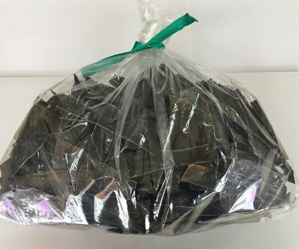 【北海道産】 天然真昆布の切れ端 1kg 【天然だし昆布】(お出汁は高級真昆布と遜色ありません!)【業務用】だし昆布 出し昆布 出汁昆布 こんぶ 1キロ 和食 ...