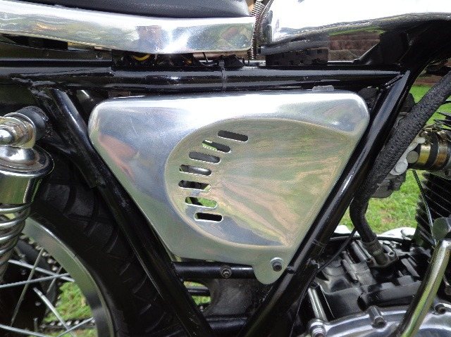 楽天市場】SR400 サイドカバー(外装パーツ|パーツ):バイク 楽天市場】SR400 サイドカバー(外装パーツ|パーツ):バイク