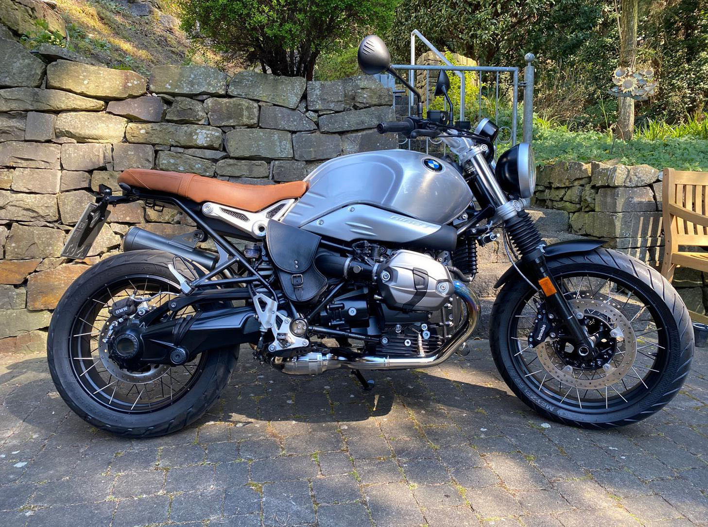 BMW RnineT サイドカバーバッグ ブラック 左側 RAISCH 2