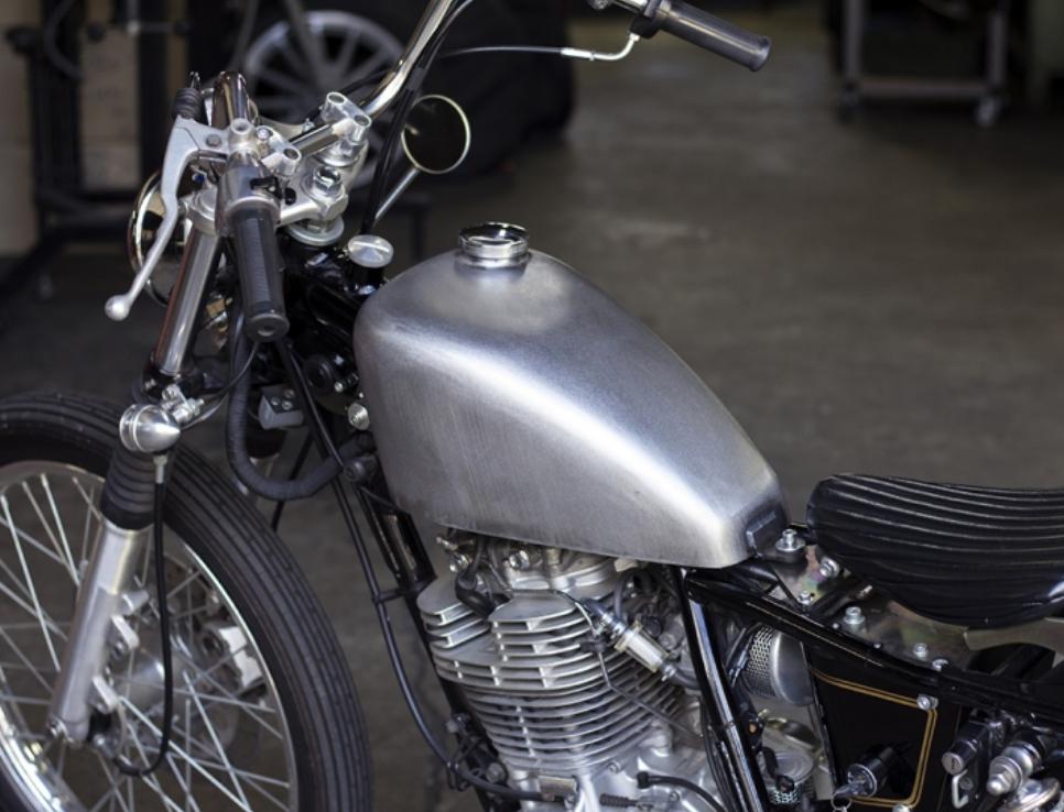 楽天市場】sr400 スポーツスタータンク(パーツ|バイク用品 楽天市場】sr400 スポーツスタータンク(パーツ|バイク用品
