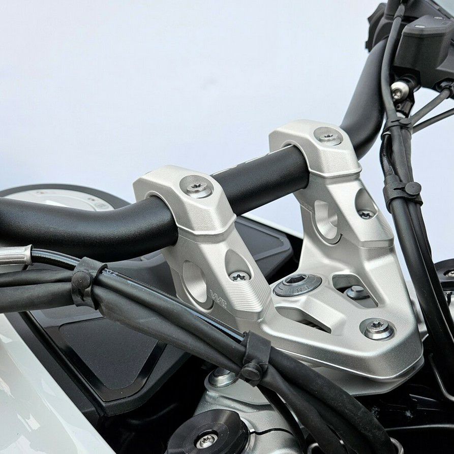 BMW R1300GS 24- ハンドルバーライザー 30mmアップ 33mmオフセット シルバー VOIGT MOTO TECHNIK 1