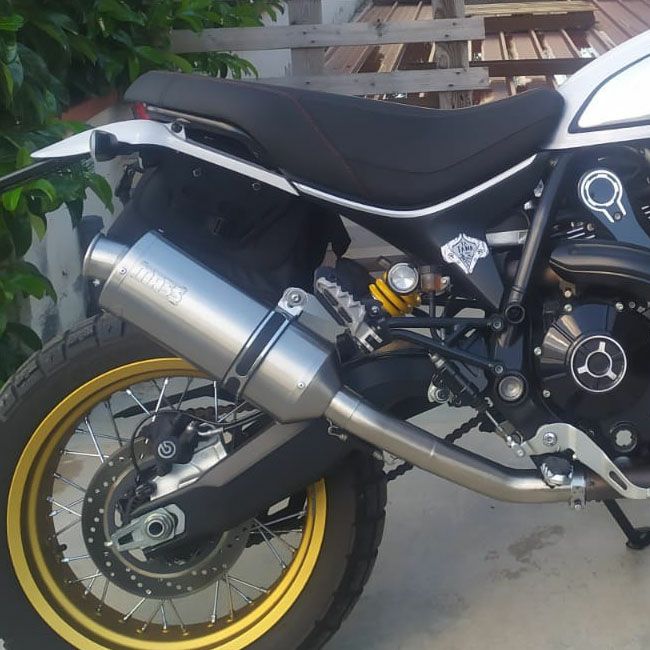 ドゥカティ スクランブラーデザートスレッド オーバルステンレス スリップオンマフラー MASS Exhaust