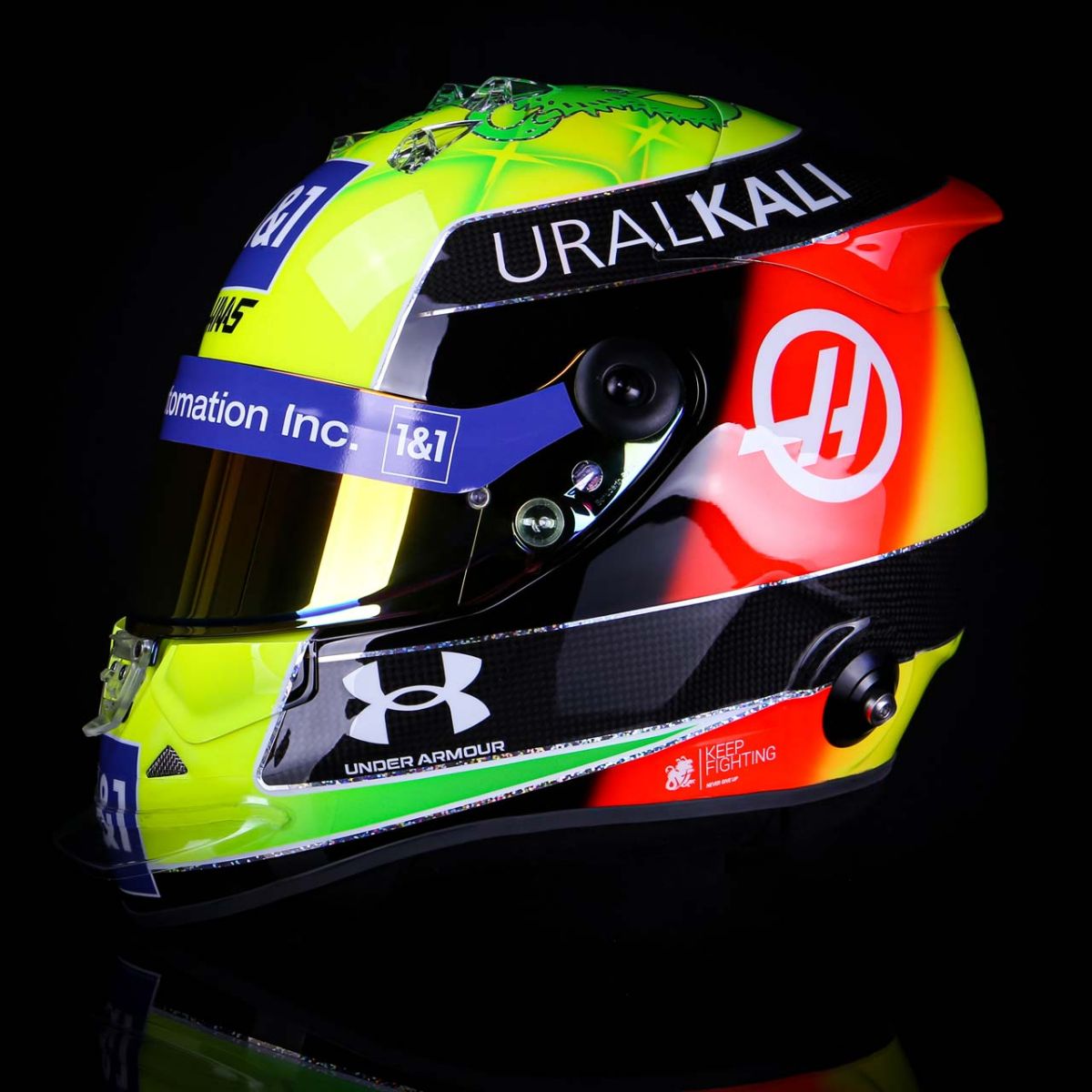 ＜お取り寄せ＞【ミック シューマッハ/Mick Schumacher】1/1スケール ミック・シューマッハ 2021年 レプリカ ヘルメット シューベルト製 直筆サイン入り